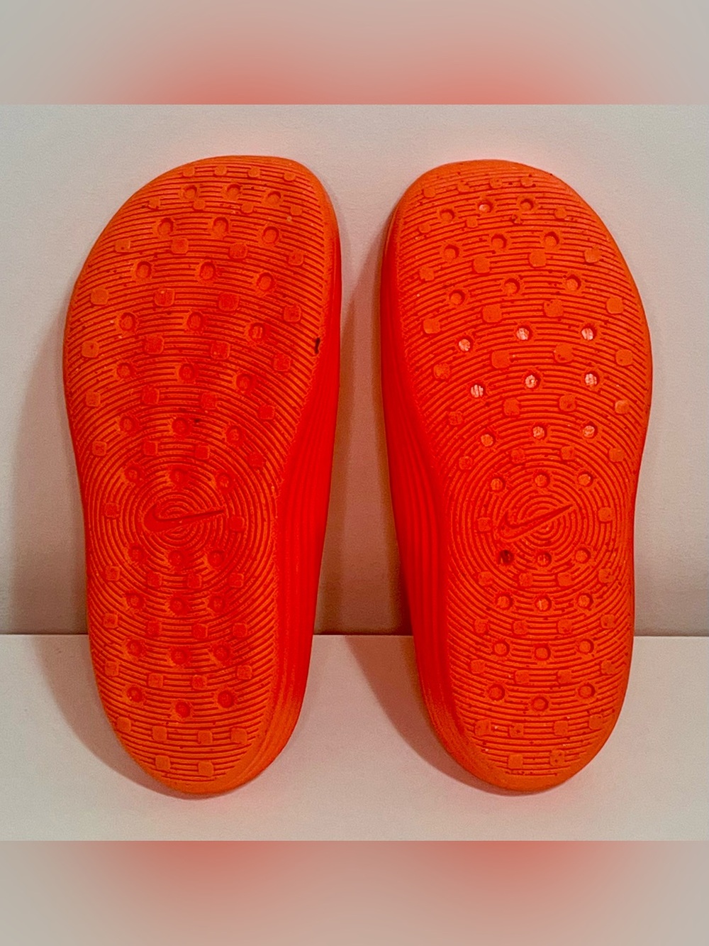 Nike Reactx Rejuven8 Coral/Red Ribbed Slide Sandals - Picture 7 of 7